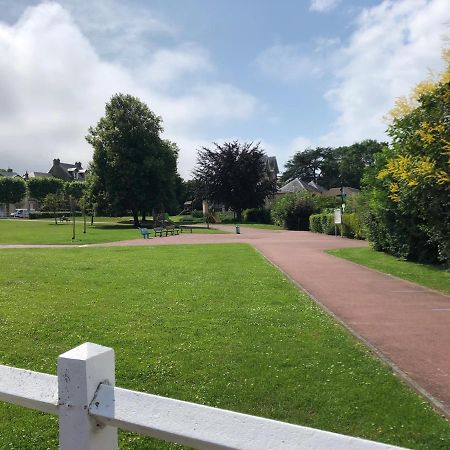 Casa Parcului Villa Villers-sur-Mer Exteriör bild